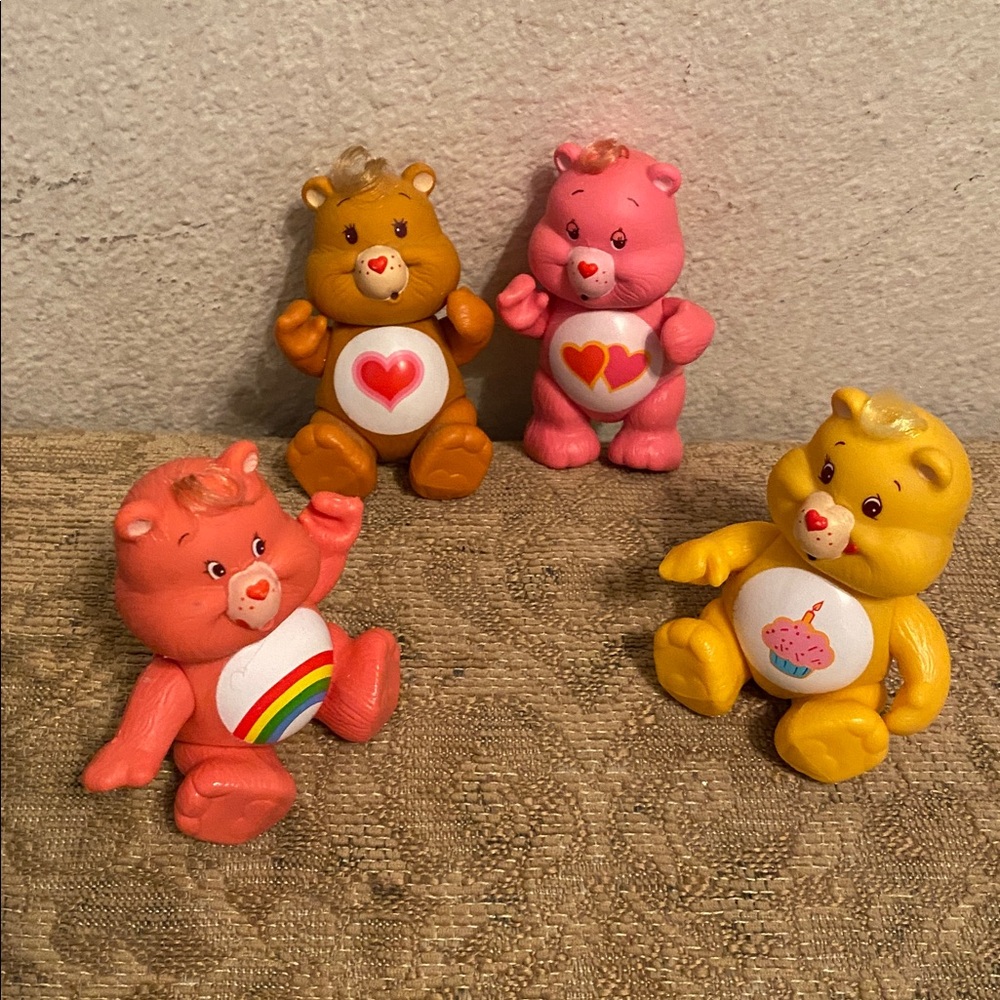 Vintage Lot of 4 Posable Care Bear Figures - Picture 9 of 9